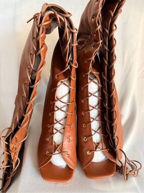 New without Tags Women’s Lace-Up Peep-Toe Knee High Boots - Brown